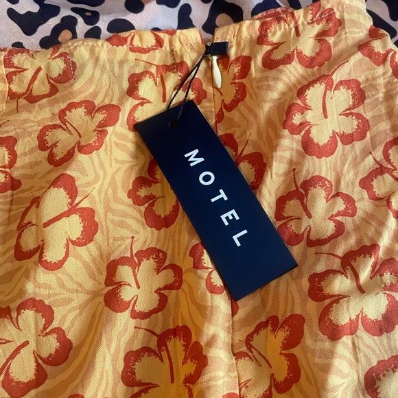 MOTEL X BARBARA Shema Mini Skirt in Hibiscus Zebra Orange - Picture 5 of 6